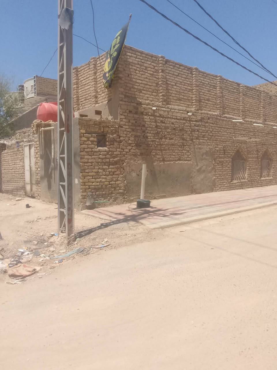 بيت ركن لابيع شارع الصناعه الرئيسي المساحه 120 بيت حر  رقم ***********
