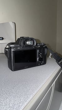 سوني A7 III • ٤٠٠٠٠ شتر • مخرج صوت مبدل