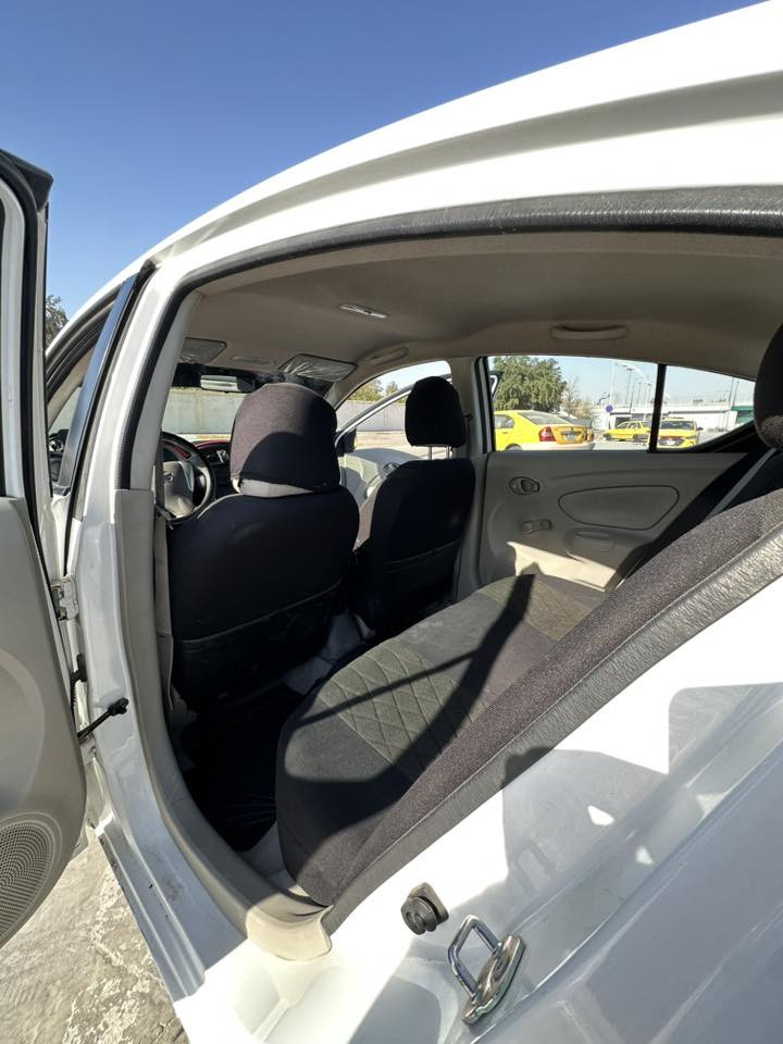 السلام عليكم للبيع نيسان سني هندي موديل 2024ماشيه40الف والسياره بعده جديده بيه ضربه بل باب وبل دوسه فقط مكان السياره الكاضميه للتواصل ***********
