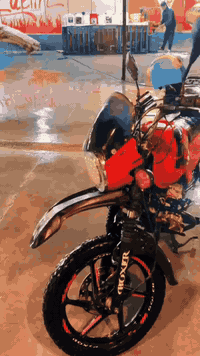 بوكسر للبيع موديل 2023 مكمرك اوراق كامله بس ما مرقم يعني يترقم وميكلف 150 ترقيمه الدراجه مفتوحه وبي ضربه خفيفه بل تانكي وصوت كلش خفيف بل محرك يعني طبيعي  سعره 1350 وبي مجال للطيبين
***********
