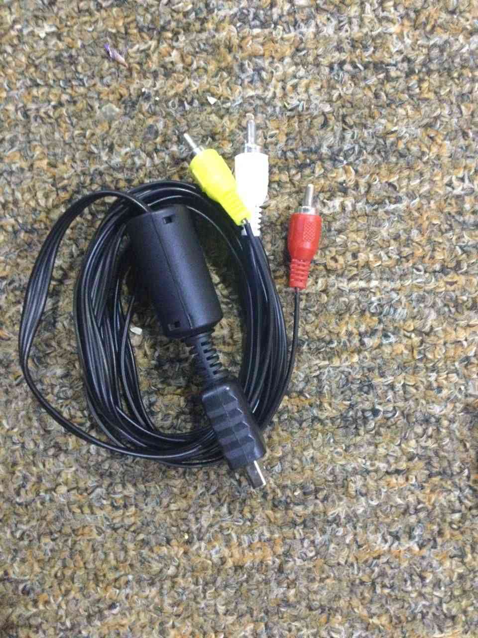 السلام عليكم بلي تو للبيع بلي نضيف جدا يحتوي على 2 ميموري وفلاش 32 كيكه متروس العاب من درايفر واله الحرب وسيارات وحرب الشوارع وحرب العالميه وخير من الله البلي ما طاب مصلح الله شاهد نقصه فقط يده سعرهه 5   سعره 40  وبي مجال قليل مكاني البصره ابي الخصيب ***********
