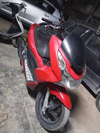 دراجة pcx  جيل ألاول مكينة 150cc دراجه مكينه ممفتوحة ابد ارواق كاملة ش...
