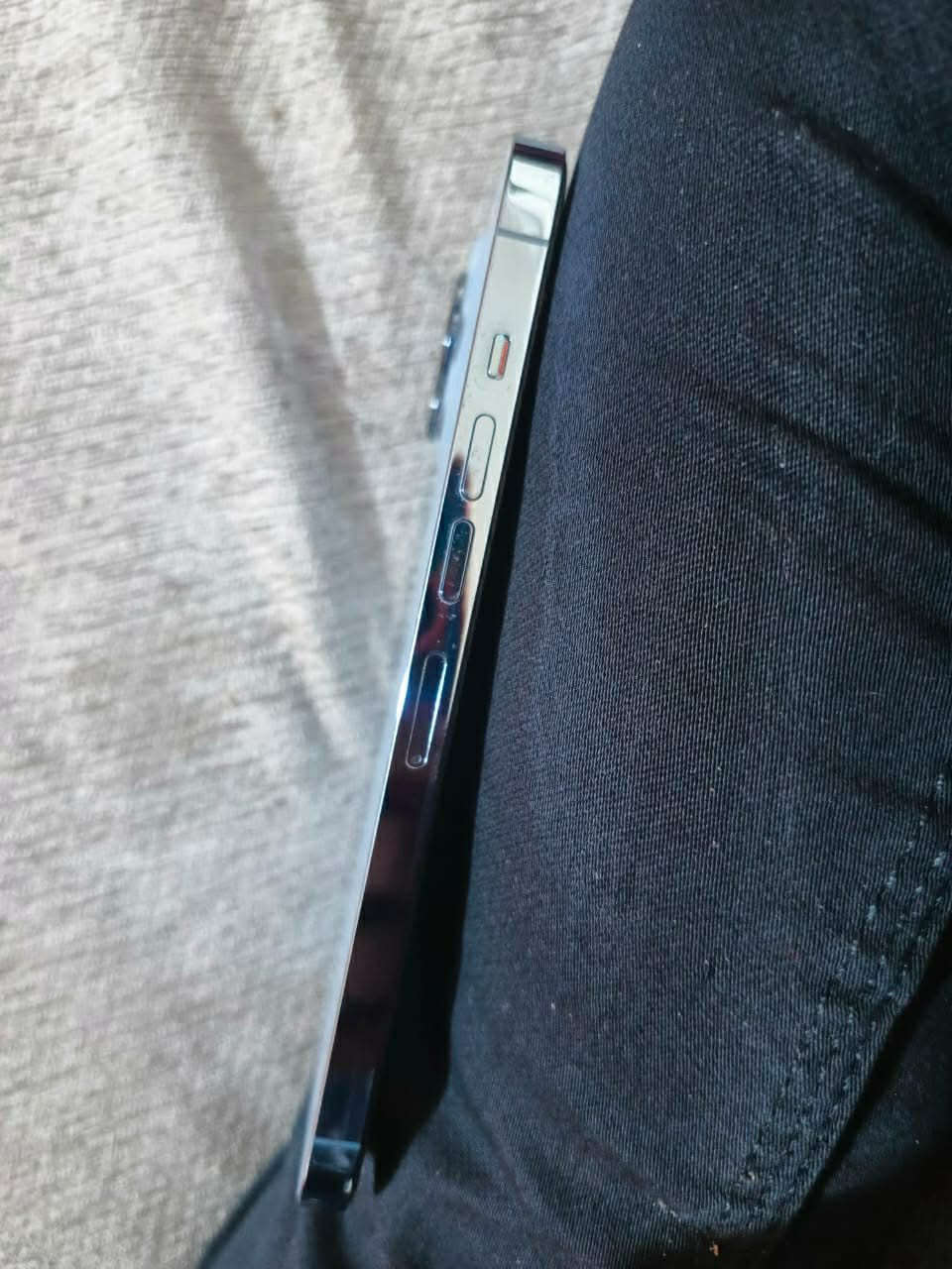 السلام عليكم ايفون 13 برو ماكس ذاكرة 256 شرق اوسط بطارية 83 كلة بلادي وتر ونظافة 100‎%‎ ب 700 الف مكاني بغداد اليرموك ***********
