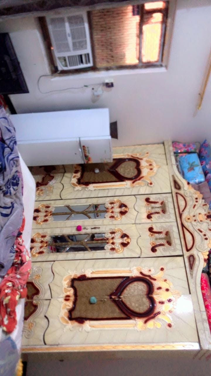 سلام عليكم ورحمة الله وبركاته غرفه خشاب البيع مكاني ناصريه يم جامعه ذي ***********

