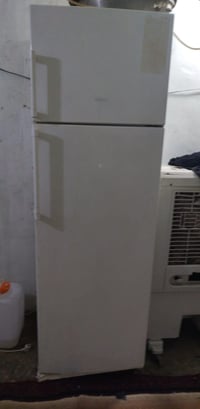 ثلاجة 18قدم اي عيب مابي لبيع هاي رقم..07711333870