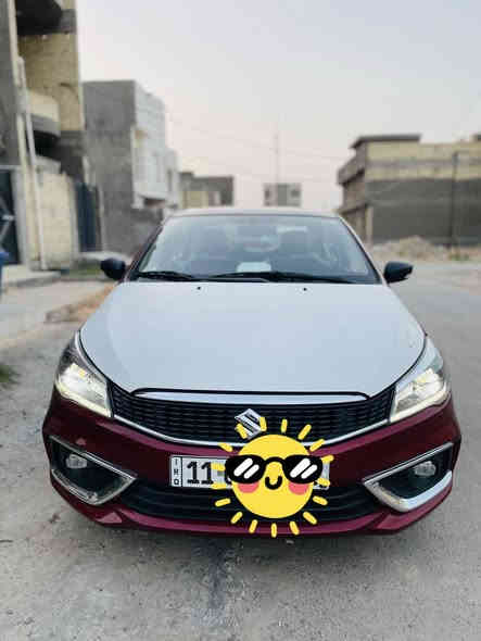 السلام عليكم سياز موديل ٢٤ لون مميز حرة ورقم بغداد ماشية ١٥ الف ضمان ٥سنوات من الشركة وصيانتها كلها بالشركة سيارة جديدة ومكفولة ومواصفاتها معروفة السعر المطلوب ١٣٧ $ وبيها مجال بسيط  اي استفسار خاص او على الرقم ***********
