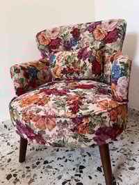 كرسي • غير مستعمل • ناصية شوية