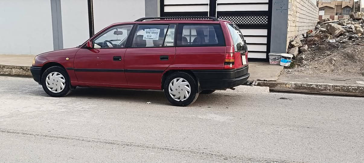 سلام عليكم
استرا للبيع موديل 93 حجم 16 بدون ضرر صبغ حزام رقم الماني سنويه عضم كابون ما مسجل شرعي من موصل شرط تحويل محرك كير شرط معمر جديد اي استفسار على رقم***********
