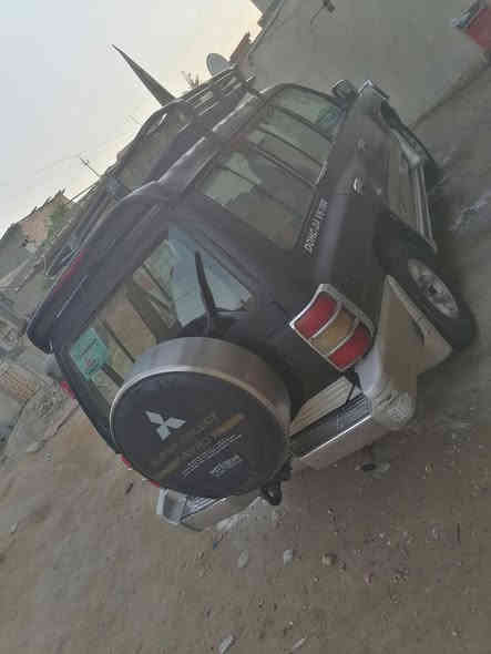 السلام عليكم للبيع باجيرو موديل 1999 رقم بغداد انجليزي گير ومكينه جدد صدر امامي خلفي جديد مكفولة من الضربه والتبديل سنويه باسمي 28 مكاني بغداد السعر 44 وبيها مجال بسيط رقم الهاتف ***********
