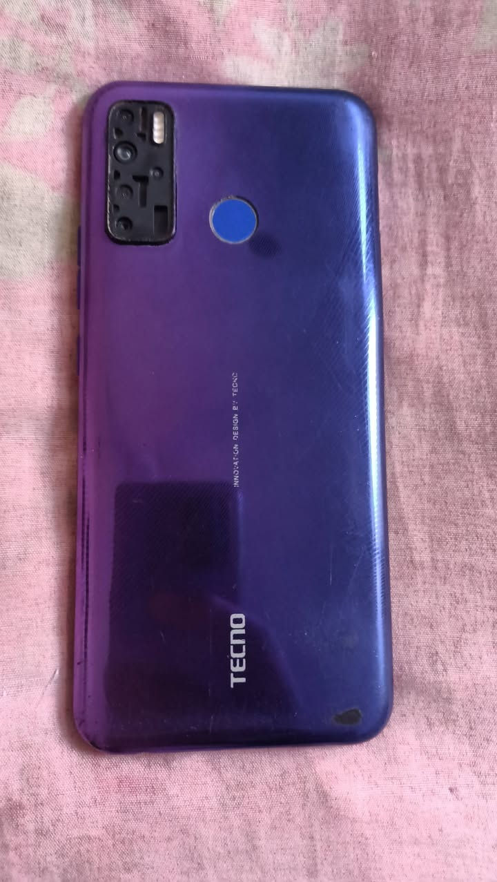 تكنو كامون15ذاكرة 128 شحن كلكسي بي فطور بالشاشة كل شغال سعر 45الف مكاني بغداد مدينه  ***********
