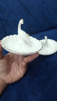 صينية مجوهرات • سيراميك أبيض • طاووس