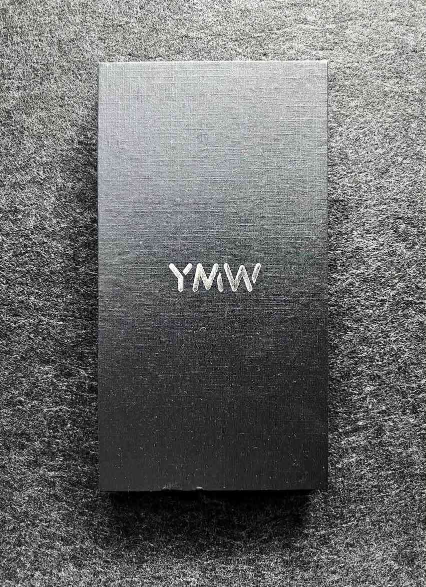 📱غلاف أصلي ماركة YMW Alcantara وارد أوروبي جديد

لعشاق الفخامة والجودة، يتوفر كفر YMW Alcantara بتصميم راقٍ وخامات ممتازة، يجمع بين الحماية والأناقة.

☑️ متوفر لـ iPhone 16 Pro Max

✨ المميزات:

🔸 خامة Alcantara الكانتارا الفاخرة بملمس ناعم ومقاومة 
      للانزلاق
🔸 إطار معدني لحماية عدسات الكاميرا

🔹 أزرار معدنية عالية الجودة باستجابة دقيقة
🔹 بطانة داخلية ناعمة لحماية الهاتف من الخدوش

🔸 تصميم نحيف وأنيق مع حماية ممتازة للحواف والزوايا

للاستفسار راسلني 📩
متوفر توصيل 🚚
 
#YMW #Alcantara #iPhone16ProMax #iPhoneCase #LuxuryCase #Apple #PremiumCase #كفر_ايفون #غلاف_ايفون #اكسسوارات_ايفون #العراق #بغداد


**إذا كنت صاحب هذا الإعلان وتريد حذفه لأي سبب، رجاءا أرسل رسالة إلى الدعم الفني**
