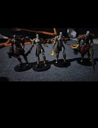 مجسمات عدد4 نفس الي بصورة بضبط جبيرات و حلوات للبيع كلهن ب٧٠ الف  بغدا...