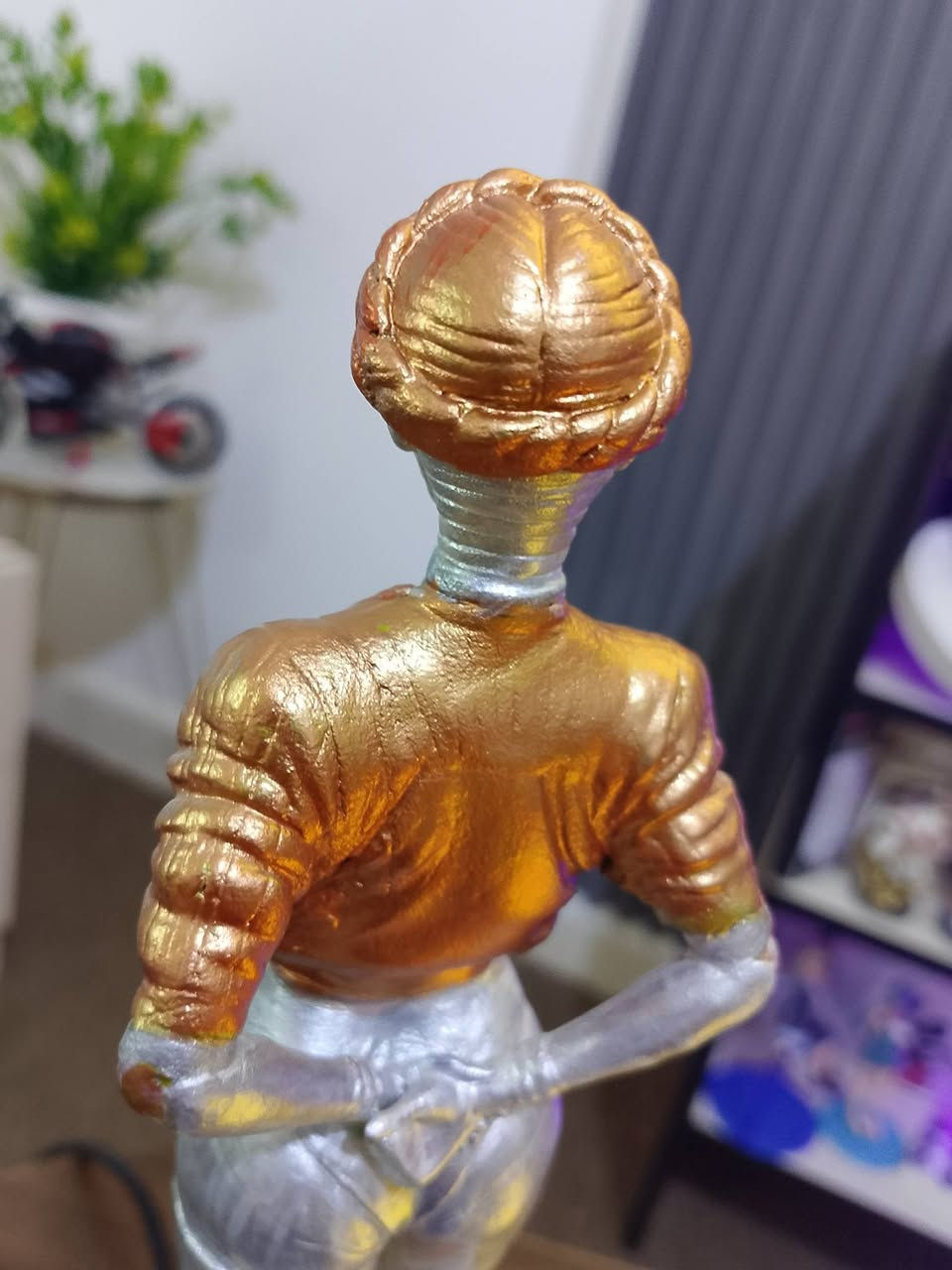 عمل يدوي من الطين الخفيف 
من لعبت 
#AtomicHeart 
الحجم 24سم
السعر 20الف
متوفر توصيل لجميع المحافضات العراق 5الف 
#فن #العاب #مجسمات #عمل_يدوي


**إذا كنت صاحب هذا الإعلان وتريد حذفه لأي سبب، رجاءا أرسل رسالة إلى الدعم الفني**