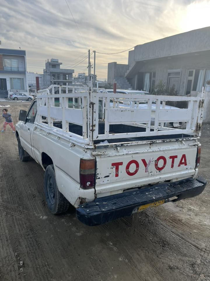 بيكاب ٨٥ بوًفروشتن ارمي بلاستيكي سليماني به شه رت
تاييه ي تازه كابليته ر تازه باتري تازه 
ناوبودي و جه مجه ي مظبوت
سێ وای به شه رتي مه كينه و گێڕ   
بي مه سره ف. بي غرامه 
سعري ٢٧گە لا قفڵی
             *********** اسيا  
*********** ڤايبه ر
