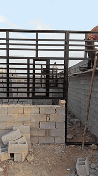 السلام عليكم يوجد لدينا بيوت كافة المساحات  تسليم مفتاحالعنوان بغداد مدينة الصدر الحميدية شارع سيد عوده 
يوجد لدينا قطع أراضي كافة المساحات الاتصال ***********
