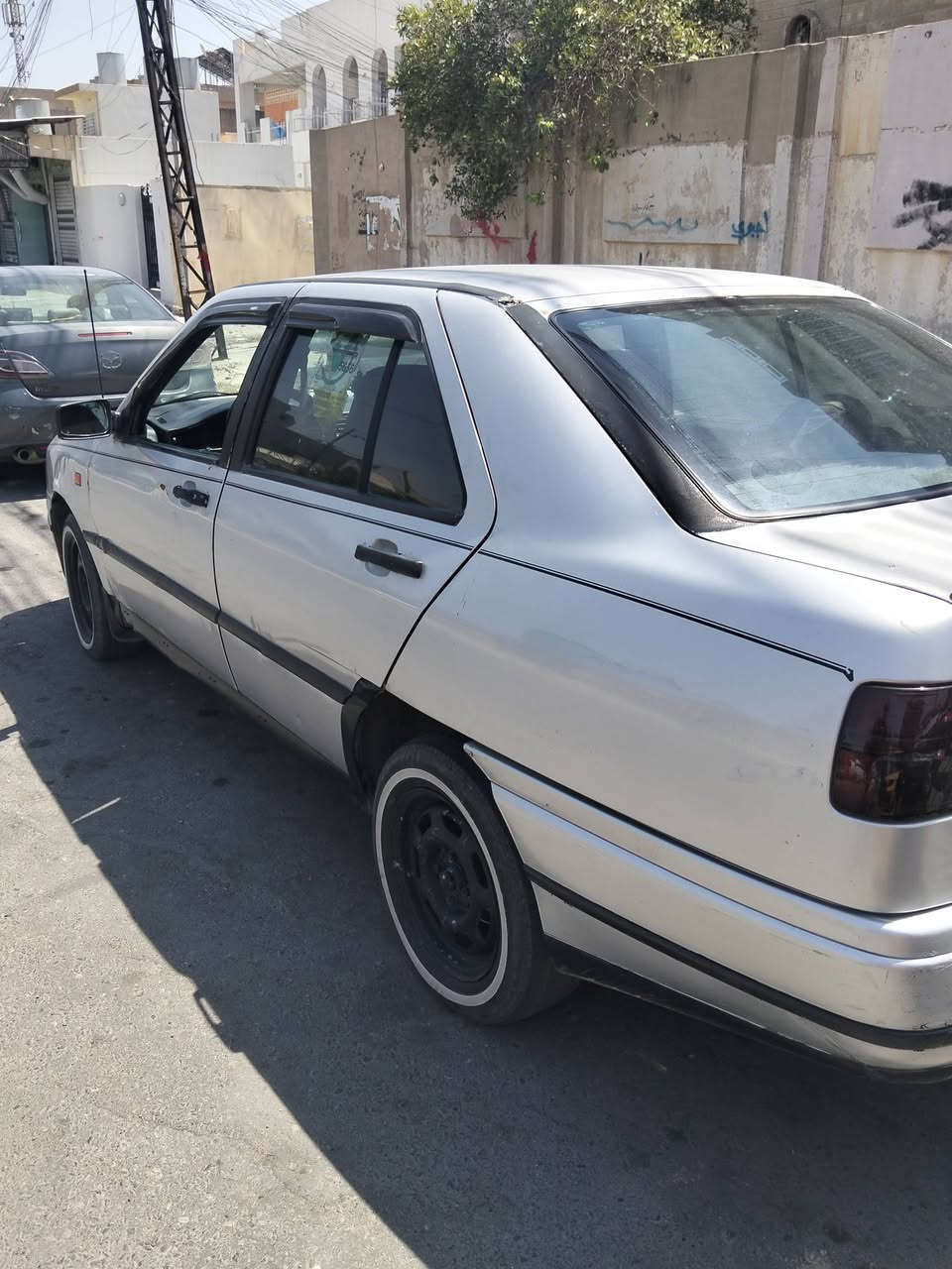 للبيع سيارة سيات  موديل 1994 شرط تحويل لانفخ ولا صرف سيارة جهازة  سعره 22  ***********
