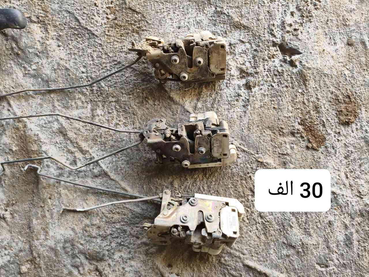 سلام عليكم غراض الفينيه تفصيخ من موديل 2000 الى 2006 شتريد موجود العنوان السماوه قظاء الرميثه رقمي تصال او واتساب ***********يوجد توصيل جميع محافظات العراق 🚛

