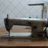 ماكينة خياطة • صناعية • بكرات جلود