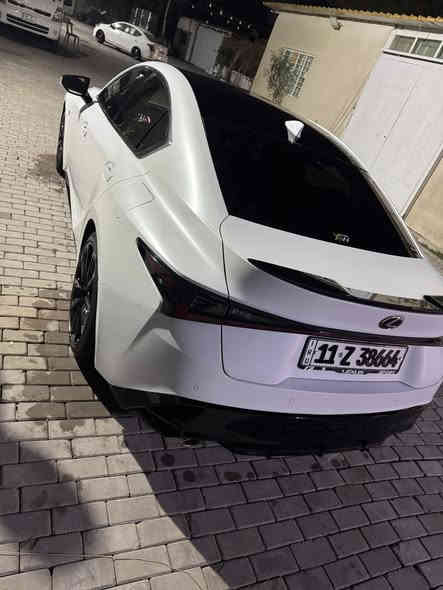 السلام عليكم 
لكزز ıs 350 f sport 
موديل 2023 
ضرر 4 قطع 
 ‎موصفات Fsport. فول موصفات 
‎-ماشيه 19  الف  .. ميل 
‎-كشنات تدفئة تبريد  -6سلندر. محرك 3500cc 
‎-داخل اسود  بلادي 
‎-عداد دجتل 
‎رادار امامي جانبي +توقف ذاتي+ تحديد مسار +قياده أليه 
كير عصا 
فتحة سلايد 
ويل كب كروم مصبوغ اسود لماع 
تنفس طبيعي 
مغلف ppf طافي 
للتواصل واتس اب فقط 
مكان السيارة بغداد 
***********
