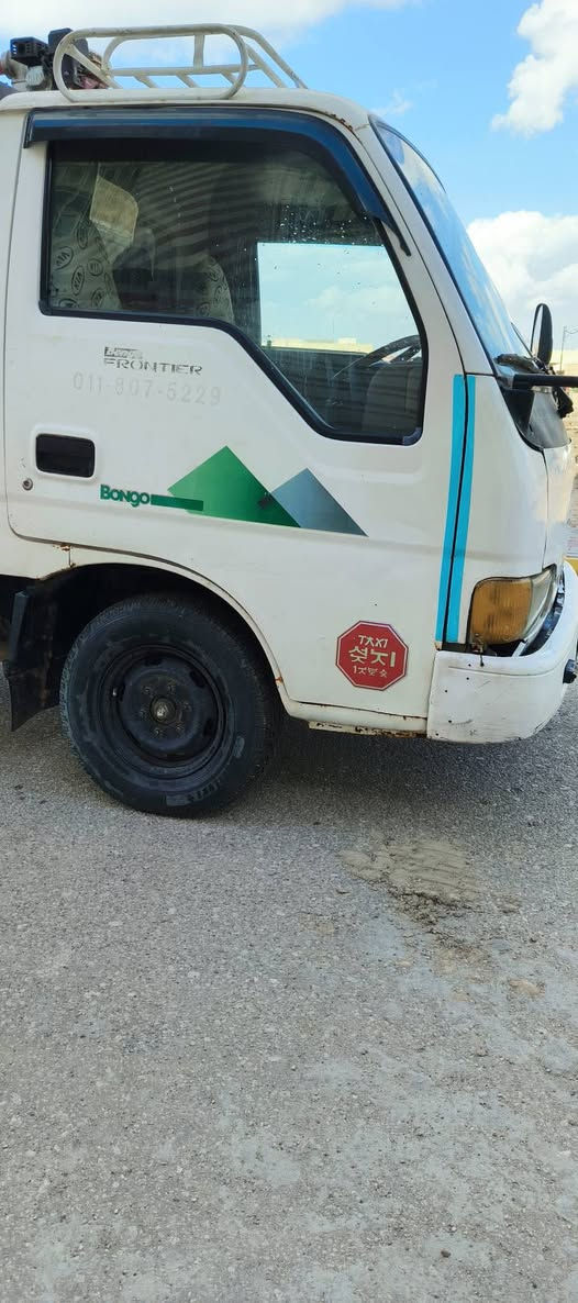 كيا فونتيره موديل ١٩٩٩ سياره جاهزه على الاخير مكينه كير حداديه تخم تاير سياره كبل لشارع تطلع بيه ماناقصه برغي رقم صاحب السياره ‏‪***********‬‏
