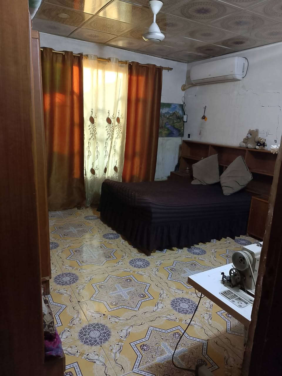 بيت للبيع المساحه 220 متر طابو زراعي قابل للتطويب طابق واحد كونكريت مكون من غرفتين (4×4) صاله (8×4) استقبال(5×4) صحيات عدد 2 خارجيه وداخليه+ طارمه مع خدمات كامله كهرباء + ماء + تبليط قريب على المدارس 
العنوان حي الامين الاولى مقابل  حسينيه مالك الاشتر  نزله (سيد حسين ابو الانشائيه) 

مع عرصه 250م (سعر البيت +  سعر العرصه)  للاستفسار ***********
