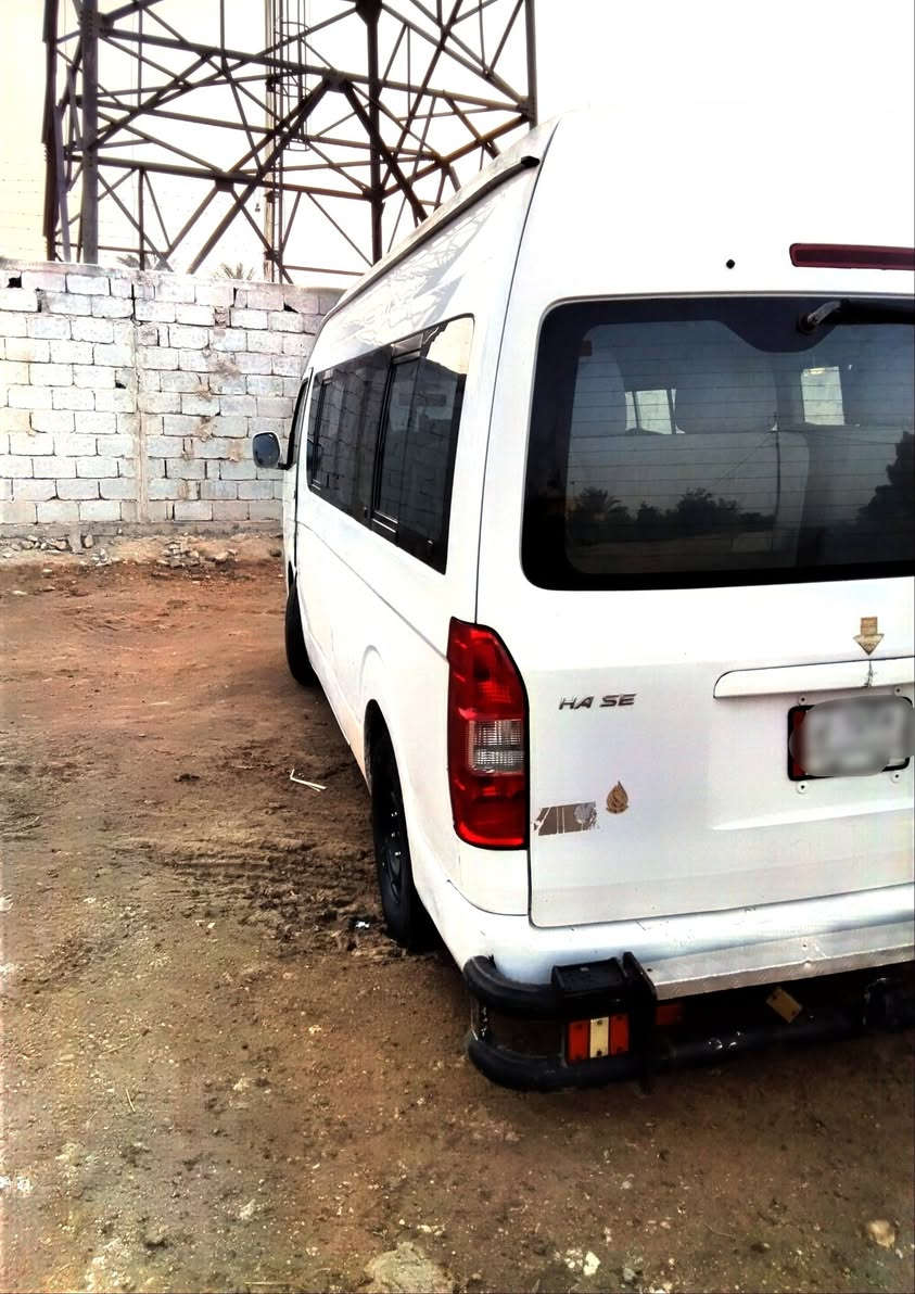 سلام عليكم
سياره جمبي عاليه 𝑯2  للبيع 

موديل 2013 

بيهة صبغ قليل وشخوط خفيفات 

ومكفوله من الضربه 

كير اكسن محرك مكفولات 

تخم تاير 

دواخل نضيفة
رقم بغداد 

للأستفسار اتصال ((***********))
