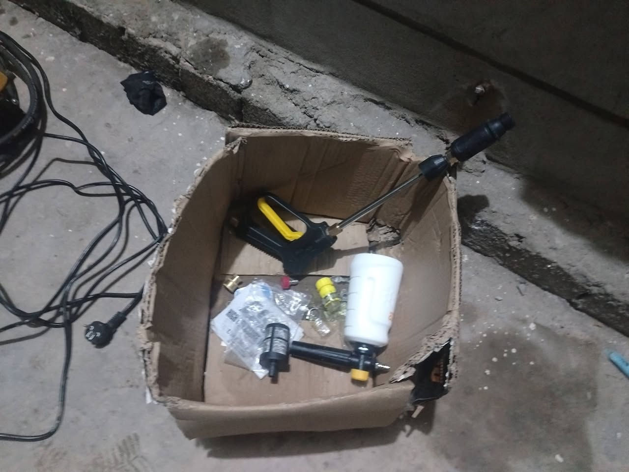 ماطور غسل نوع مليتو للبيع او معارض بماطور مي عادي 70 بار حقيقي جديد مستخدم يومين فقط شرط مع صوندة 10 متر وبطل رغوه ومصفى وراسيات كامله  ضمان 4 اشهر من شارع النبي شيت اخذتو ب 65 الوصل  موجود  السعر 40 بي مجال بسيط العنوان موصل كوكجلي ***********
