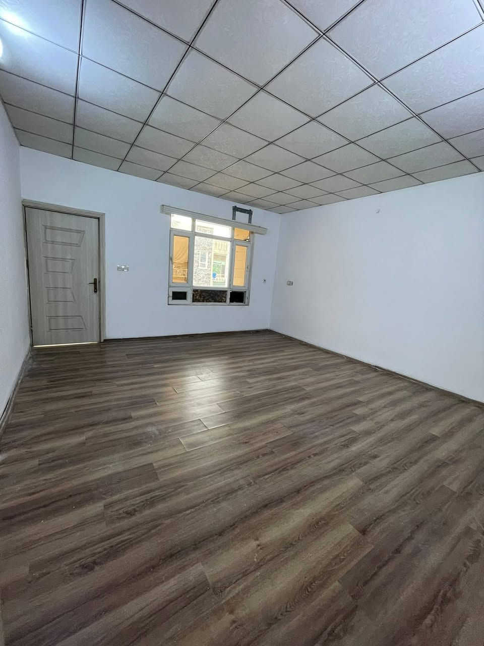 #بيت  للبيع في #حي هفالان 3طوابق
#المساحة: 100متر 
يتكوّن من:
 • 5غرف   نوم

للتواصل:
📞 اتصال: ***********
📱 واتساب: ***********

السعر متوفر عبر قناة التليگرام:
🔗 https://t.me/aqarathavalan

موقع شركة خطاب العقاري: قرب مطعم باب حارة
📍 اللوكيشن:
https://maps.google.com/?q=36.193382,44.049290

⸻
