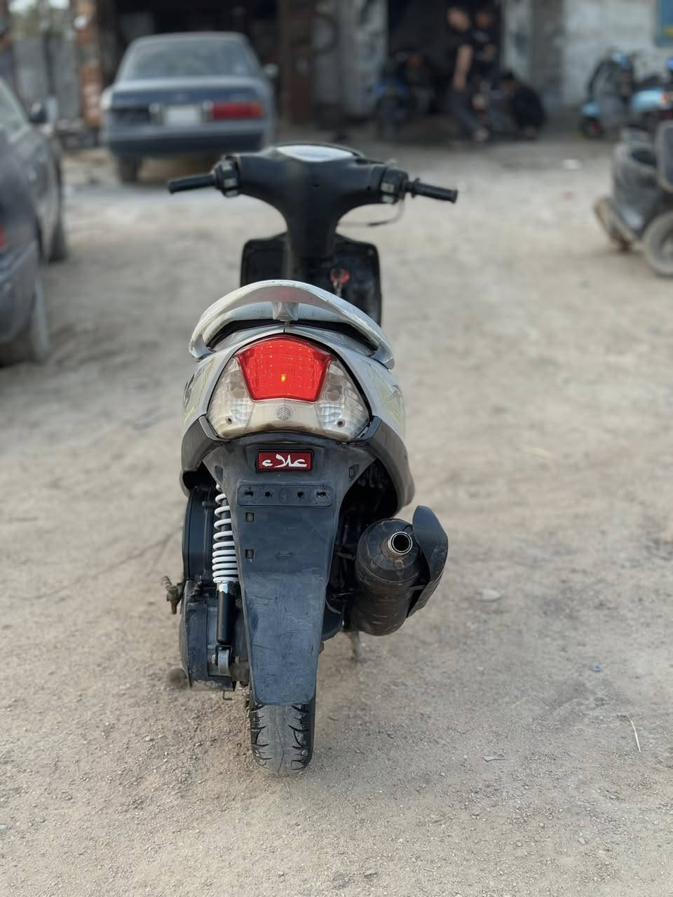 السلام عليكم ماكس عدله ((اول فتحه اله ٤٩ ))الدراجه كله بلادي ومختمه ختم واحد مكينه ناعمه نهضه حلوه معدل حلو كهربائياة كله شغاله لايت اشاير سلف هندر دبلات امامي خلفي كزوز اف ام العالي 
مكاني//قرنه//نهر الباشا
رقمي//***********
السعر//٦٥٠ وبيه مجال ((بيع او مراوس))
