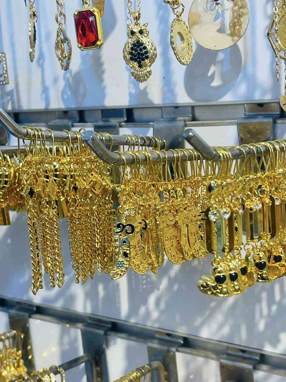 وصول البضاعه الجديده /
سوار +حجل كلاده محابس ساعات تراجي 
🤍✨
باب الخان مقابيل معرض ليث❤️❤️


**إذا كنت صاحب هذا الإعلان وتريد حذفه لأي سبب، رجاءا أرسل رسالة إلى الدعم الفني**
