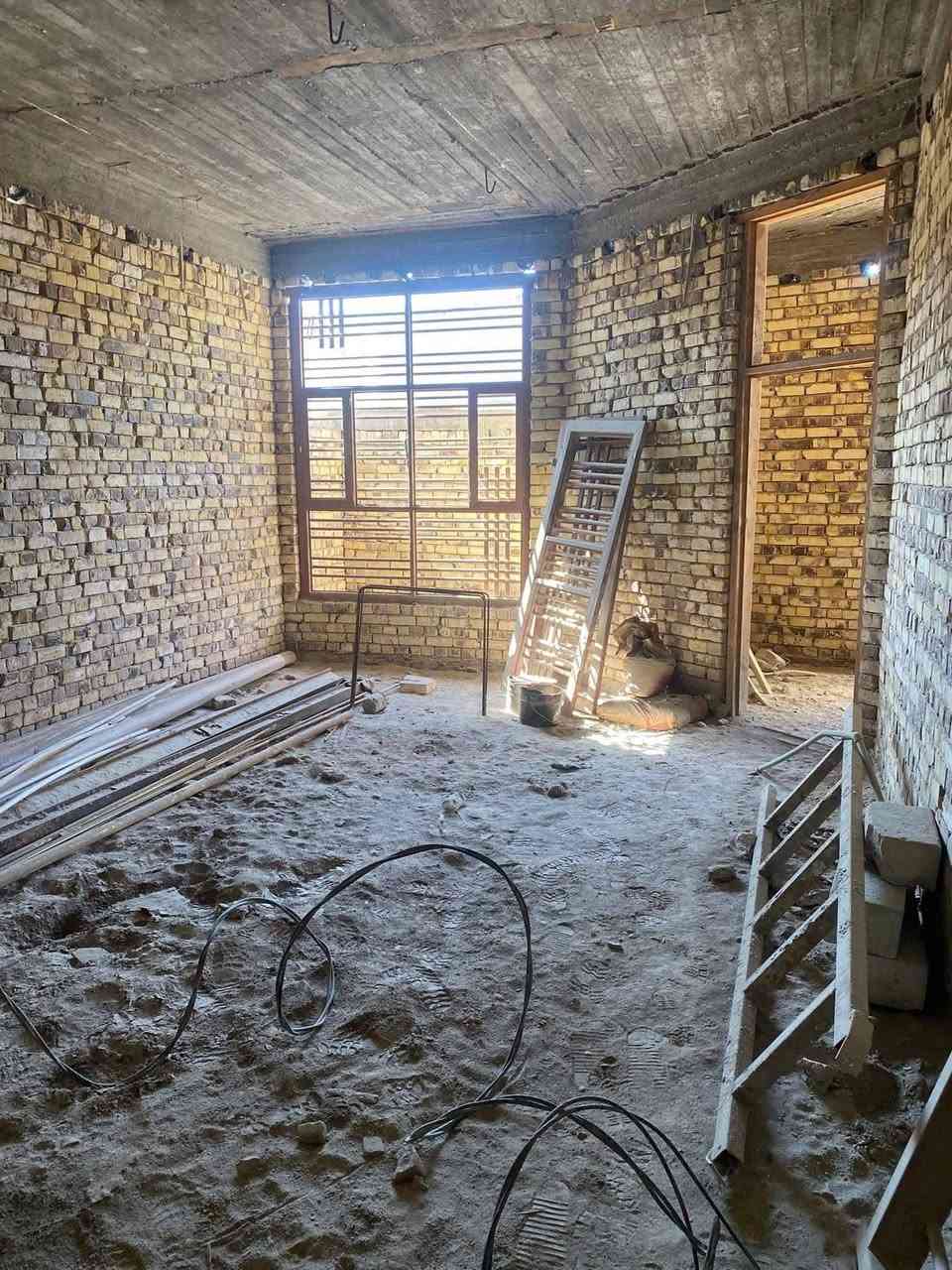 �✨ هيكل سكني مميز للبيع – مساحة 200م – طابقين

طابو زراعي سند 25 

📍 الموقع: التقيّة الثالثة
🚗 يبعد 50 متر فقط عن الشارع العام
📐 المساحة: 200 متر
🏗️ نوع العقار: هيكل طابقين جاهز للإكمال

💎 
المواصفات:

 • 6 غرف نوم 
 • صالة واسعة
 • استقبال
 • مطبخ
 • مجمع صحيات
 • تصميم مناسب للسكن العائلي أو الاستثمار

⭐ 
مميزات العقار:

 • موقع قريب جداً من الشارع العام
 • 
 • منطقة هادئة وقريبة من الخدمات

📞 
للاستفسار والتواصل:

***********
