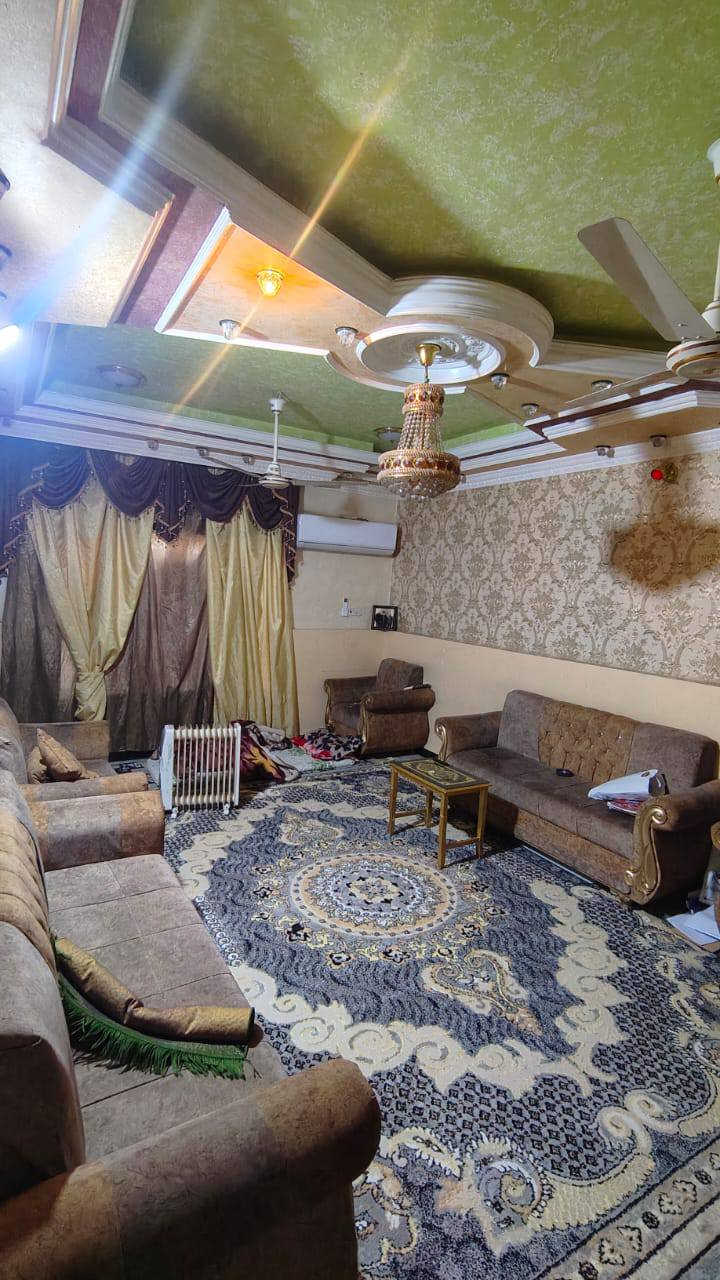 سلام عليكم بيت للبيع مكان شطره بلشعله يم الروضه مساحه 220 ***********
