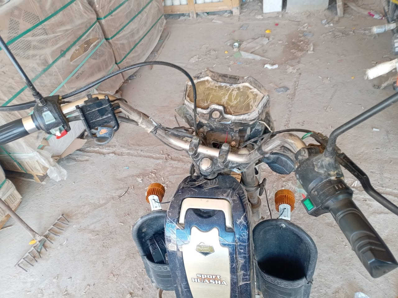 من رخصه لادمان 
دراجه شحن البيع اي نقص مابيه بطارية جديد تايرت جديده
***********
مامتواجد على فيس
