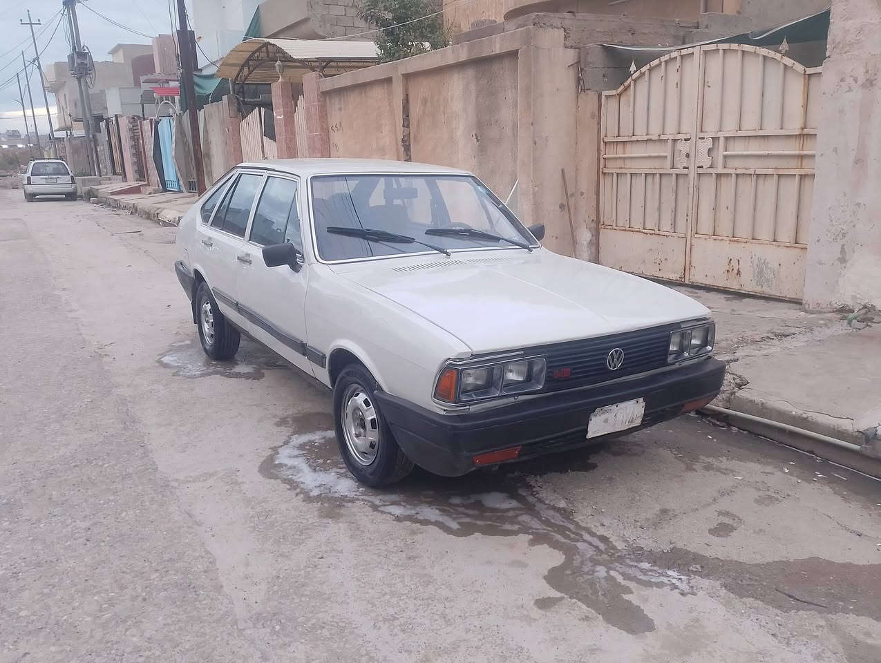 سلام عليكم 
برازيلي مديل 86 رقم نينوى 
السياره مصبوغه حزام للجماليه. فقط محرك 0/8كير خمس نمر تبريد كلو كامل بس يعوزو راديتر (كاربون بانزين ماستر) 
(الهزى جديده) شرط التحويل تايرات جدد طخم نضيف  مكاني موصل حي الشيماء مقابل اسواق الخضراء 
السعر (24)بي مجال بصيط للستفسار اكثر اتصل 

***********
***********
