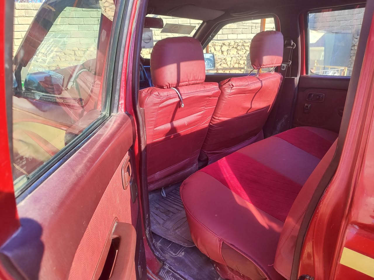 نيسان شبوط موديل 2009 رقم اربيل
بسمي رقم سنويه جديد هزه فحص جديد مكان السيارة تلعفر 
بي صبغ ٣ قطع بيدون دواخل ***********
