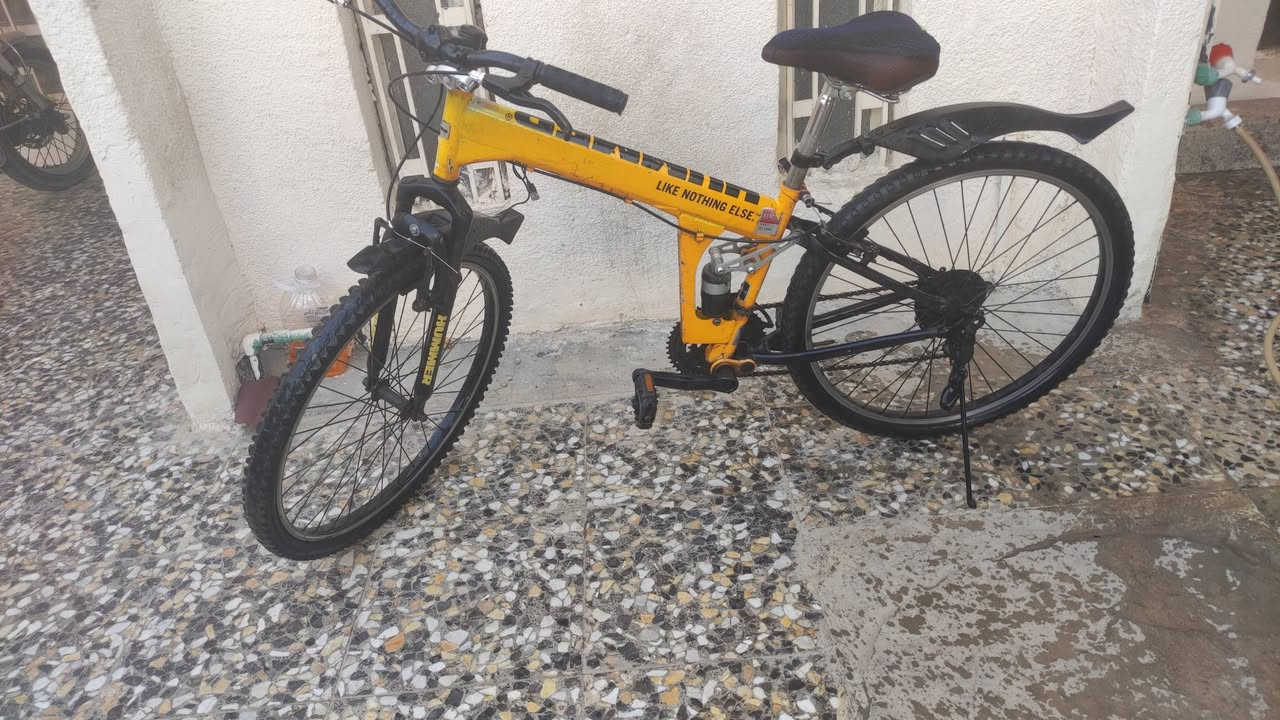 (بالة) رياضي ياباني اصلي قطعة نادرة ، دبلات خلفي وامامي شغالات ،، السعر ١٢٠ الف بس، 
مكاني سيف سعد اتصل أو راسلني واتساب وبيك خير وادلل ***********
