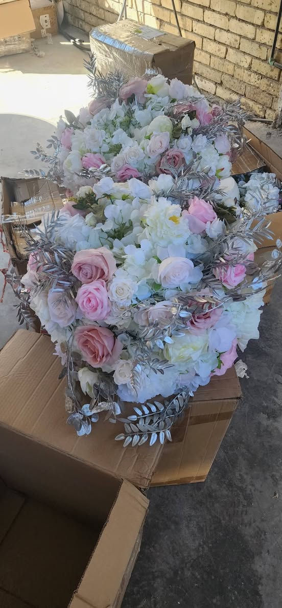 ورد للبيع
الكارتون بيها قطعتين متوفر ٤ كراتين


**إذا كنت صاحب هذا الإعلان وتريد حذفه لأي سبب، رجاءا أرسل رسالة إلى الدعم الفني**