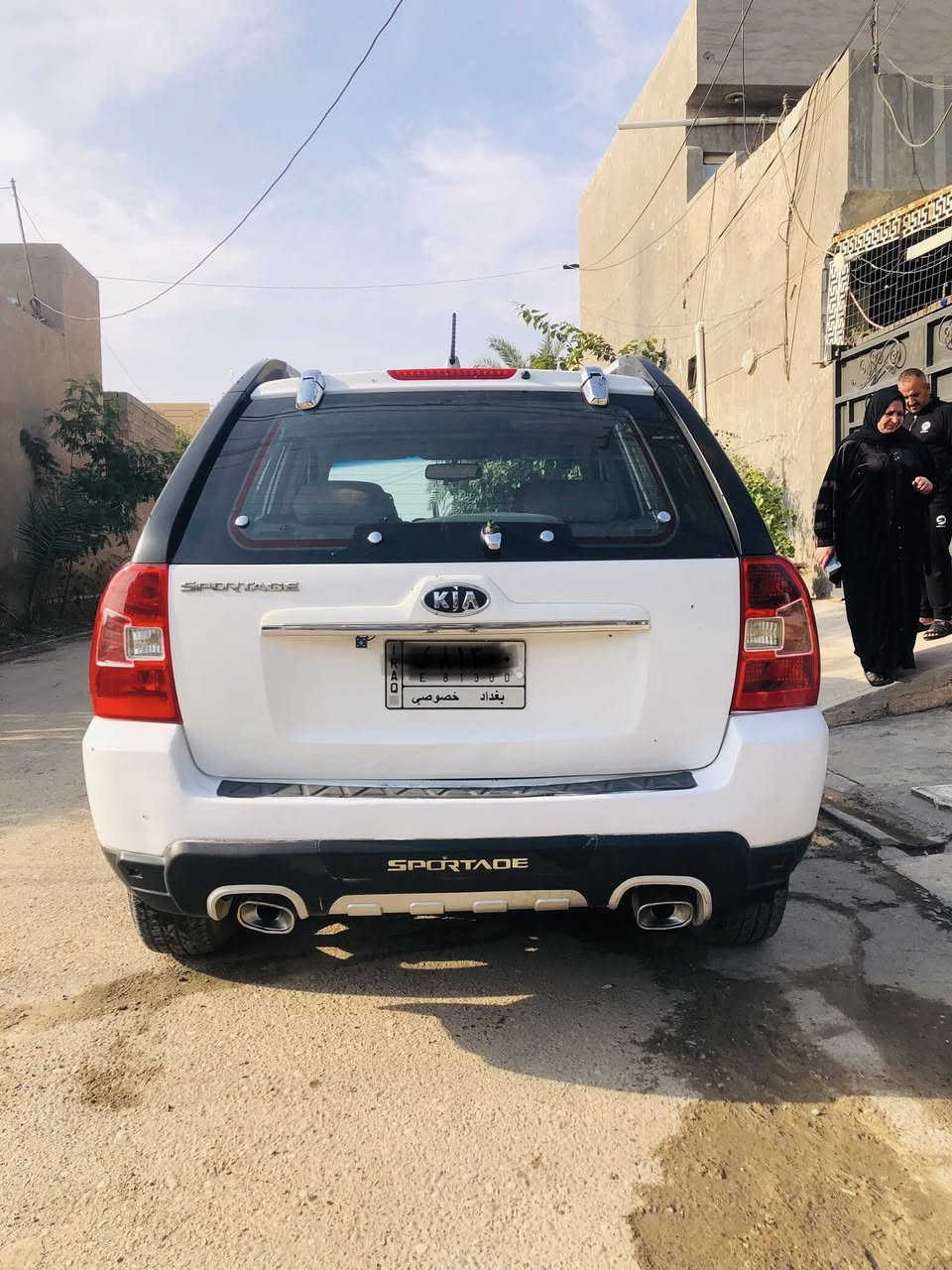 سبورتج 9 خليجي
مكفوله سياره من صبغ فقط قطعه جاملغ خلفي 
محرك وكير مكفول 
سنويه لغايه 2029 بأسمي 
تبريد تدفئه فول 
كهربائيات كله فول 
تخم تاير جديد 
سياره مال بيت
***********
المكان ديالى هبهب
