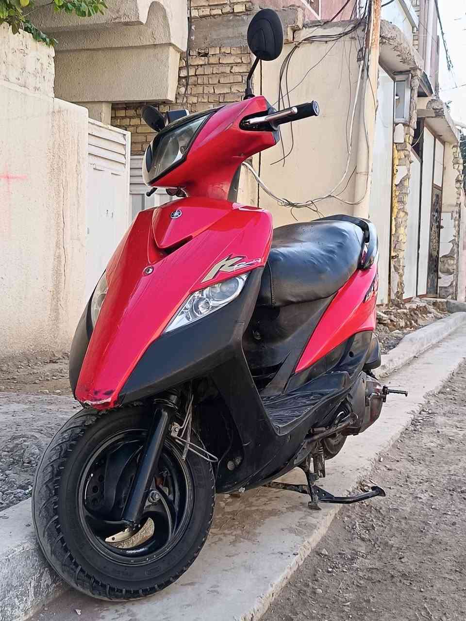 السلام عليكم دراجه ماكس ثعلب 140 شلعه ومعدل كفرات بلاديه ختم واحد ويا الشاصي  تشك الكاع  مكينه خرسه متسمعلها صوت كهربائيات كلها شغاله لايت زنون الاصلي سكنات لون ابيض رماش سلف هندر نكره بكل وقت سماعه بلاتوث قفل جنطه وستيرن وبانزين كله شغال ستان صفح وتعليك دبلات جديد متحس ب طسه السعر 700 وبيها مجال حك الجيه مكاني بغداد الغزاليه شارع المركز رقمي *********** واتس❤
