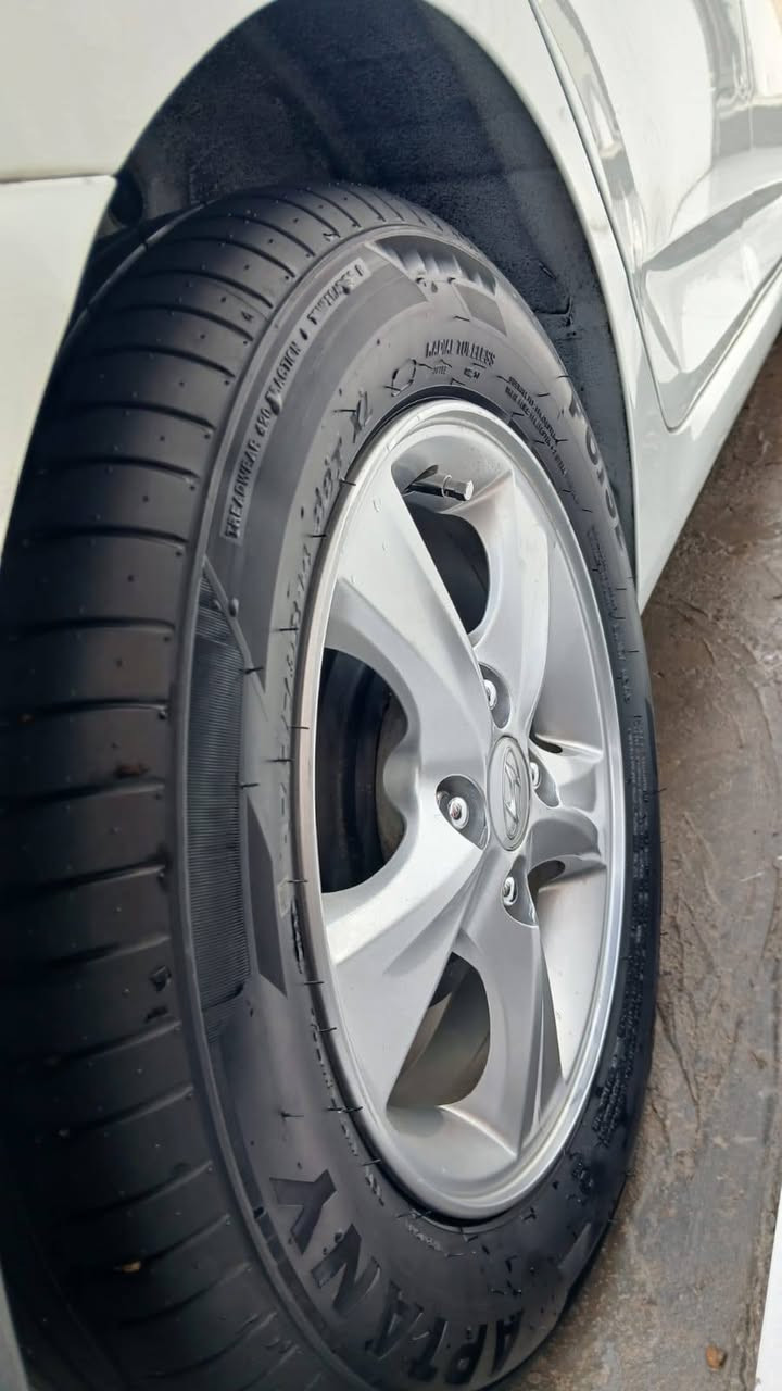 #اخت_الزيرووووووو
السلام عليكم 
اكسنت 2013 خليجي الشركه العامه
رقم بغداد بأسمي تحويل مباشر
 ماشيه 46 الف حقيقي 🔥🔥
مكفوله من الصبغ والتبديل والحادث  وجاهزه من كلشي 🔔🔥
محرك 1600 المرغوب قطرتين ✅
#اسبير بعده ما نازل 🤩✅
بيه فقط طخه بسيطة بلدواسه 
مكاني بغداد  الدورة
سياره جديده جدا وبسعر معقول بالعافيه ع الياخذها 🔥✅

السعر :: اطلبه بالتعليقات يصلك خاص 📩✅🟥
 رقم صاحب السياره
 ***********
 ✅🟩 تابع الصفحه بيه سيارات معروضه تخدمكم 🤩✅
. 
.
