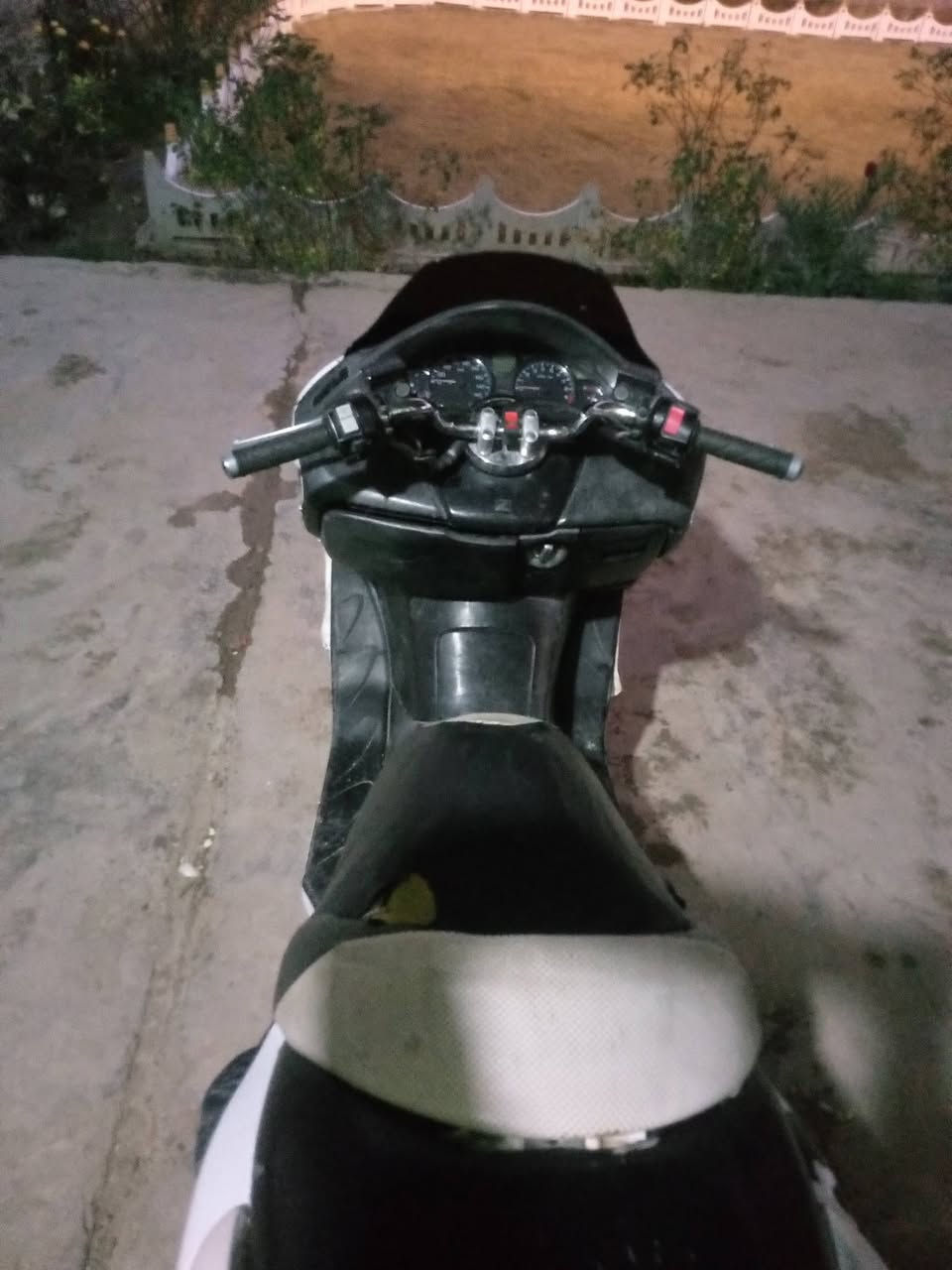 فورزه 0 8للبيع دراجه حلوه ونضيفه ما مفتوحه محركهه بس جويتر بي خربطه شوي سعر 500وبيهه مجال *********** اتصل وبيك خير ودلل ابيع أو مراوس شعندك دراجه مراوس نزل
