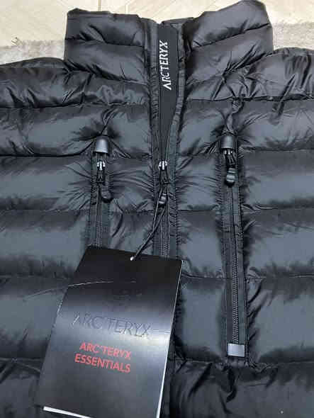arcteryx 
size \M/L
orginal
نظافە%100
بالە غیر مستخدم
توصیل جمع
وزن\70/80
***********
