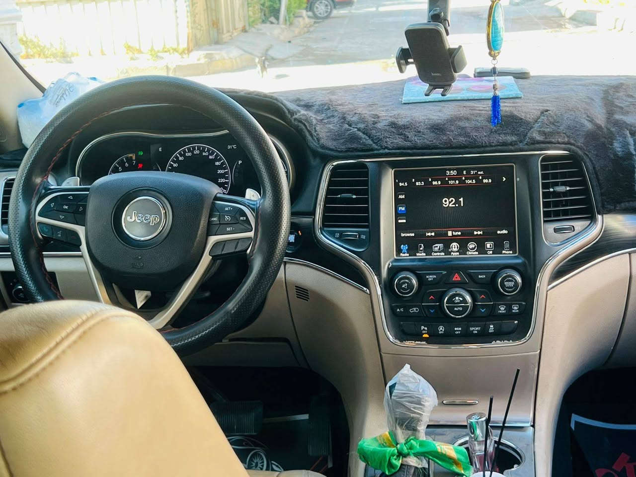 جيب 2019فول لميتد مكفوله من الكص والمعجون من الكلبة فقط جمالغ الخلفي ضربه ومعجون مصبوغه حزام ابيع عام  سيارة جديده صدر امامي خلفي بلادي تخم تاير مامتعوبه المسافة المقطوعة ٥٨ ميل حقيقي سعر ١٨٠ وبيها مجال مستعجل على البيع اتصال ***********
