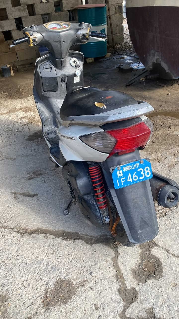 السلام عليكم دراجه سكنس نثيه ياباني اصلي نوزل الدراجه خير من الله نكره بكل وكت مكينه خرسه صوتها ماينسمع بلاديه بعد انضف من الصور بهواي مكينه نشطه شلعه ومعل كلها شغاله كلوبات اشاير عالي ناصي للبيع مكاني شهداء البياع تفاصيل اكثل اتصل ودلل *********** حسين
