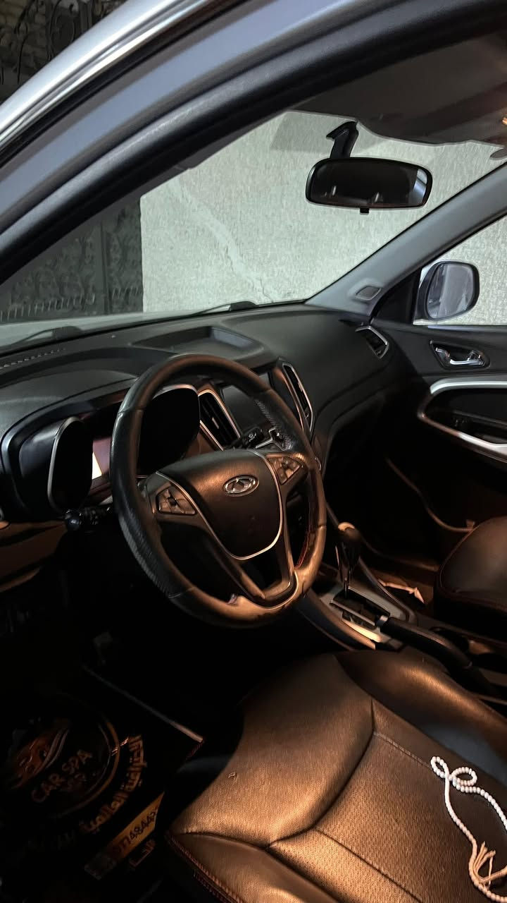 � للبيع شيري تيجو 5 موديل 2018 🚘
▪️ موديل: شيري تيجو 5
▪️ سنة الصنع: 2018
▪️ محرك 2.0 بنزين
▪️ 4 سلندر
▪️ ناقل حركة أوتوماتيك
▪️ المواصفات: خليجي
▪️ الممشى: 60 ألف كم فقط
▪️ اللون: سلفر
▪️ المقاعد: جلد
▪️ عدد المقاعد: 5
▪️ بدون صبغ
▪️ لوحة كربلاء خصوصي
السعر: 89 ورقه
السيارة نظيفة وجاهزة للاستخدام، والفحص خير دليل.

📍 الموقع: كربلاء
📞 ***********
