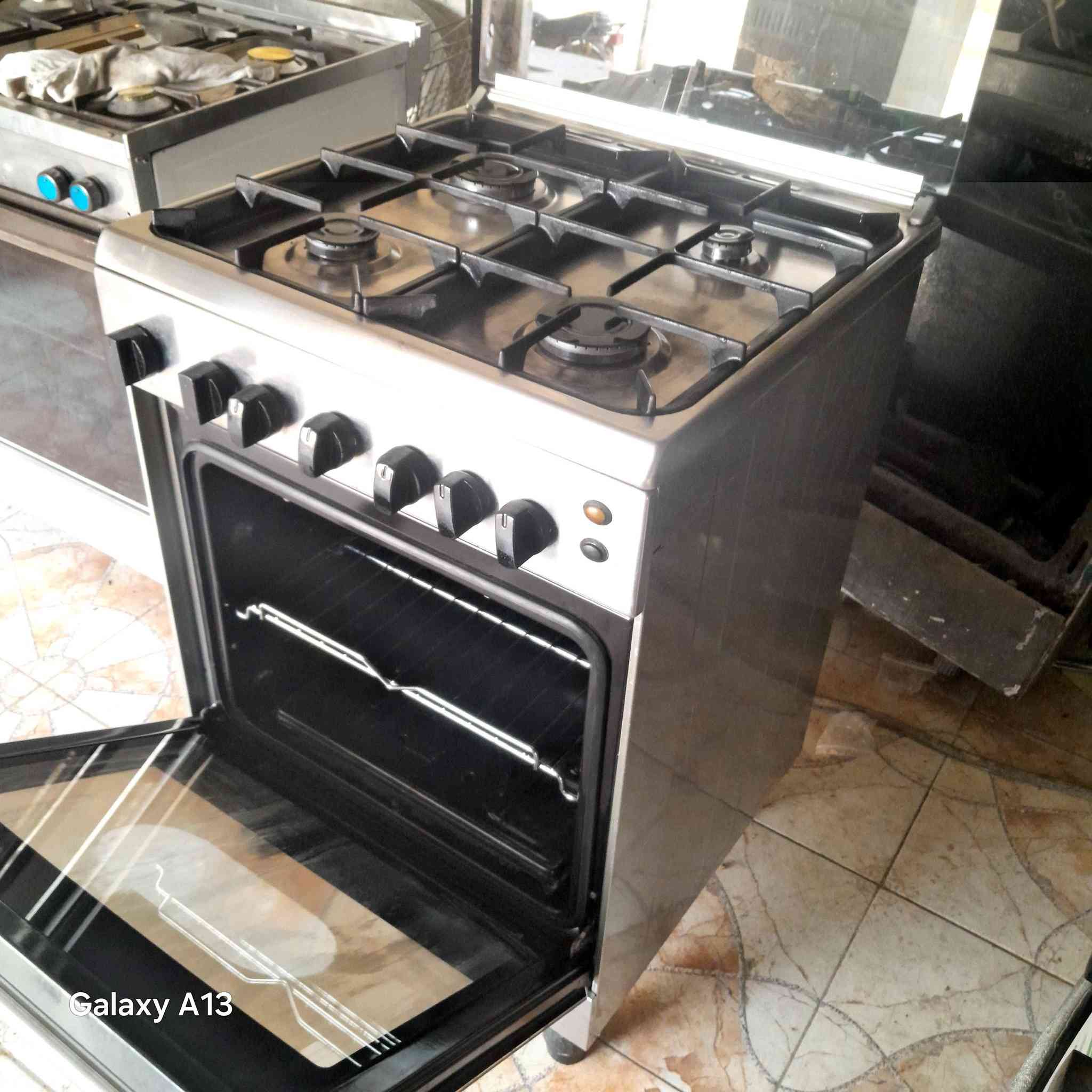 طباخ مصري ٤ مشاعل اخو الجديد استعمال قليل كوله شغال وعلى الفحص العنوان حي النداء شارع المكاتب واتساب مازنجر موجود ***********
