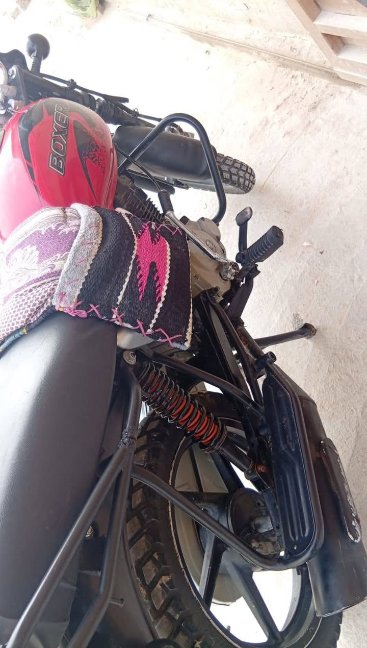 سلام عليكم بوكسر للبيع جبلي
موديل ٢١ دراجة نضيفة كهربائيات كلها شغال اوراق اصولي مكاني كربلاء يم جامعة كربلاء السعر مليون و٢٠٠وبيها مجال تجي ما اردك رقمي ***********
