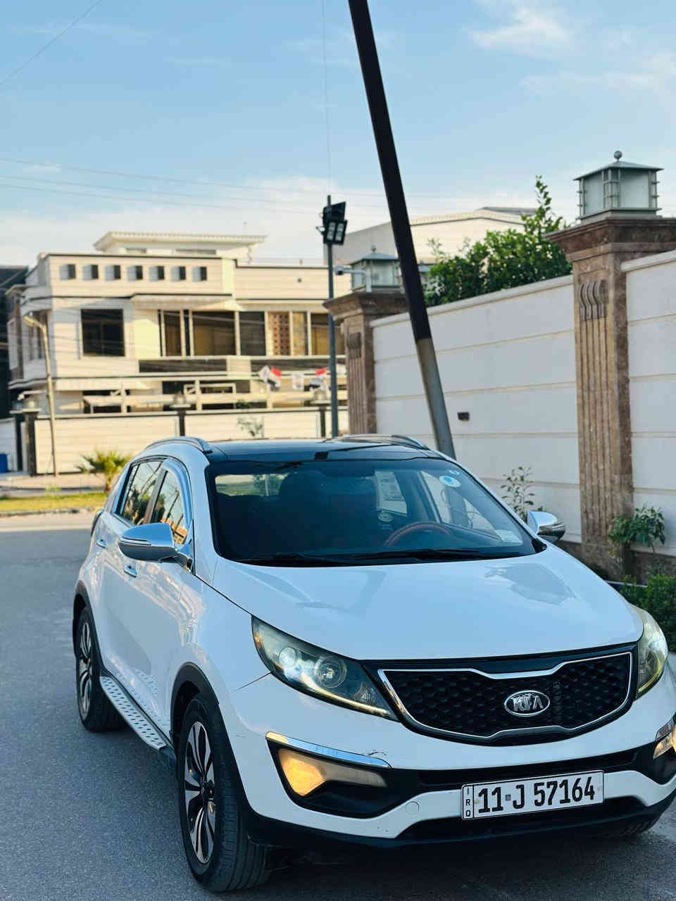 سبورتج خليجي كفاااله السعر 137 موديل 2012 السياره جديده التصال ☎️ ***********
*المواصفات فول عله فئه 
*بني رامه 
*بصمت تشغيل 
*كشنات جلد 
*مري شفط 
*تبريد قطعتين 
*كامره خلفيه دواره 
*حساسات ماميه خلفيه 
*فوال تحكمات ستيرن 
*الد مامي خلفي 
*كشنات تفئه+ كهربائيه 
*مقاعد خلفيه تفئه 
*ستيرن تفئه 
السياره فوالل وبعد بيه هواي مواصفات                     👇
مكان السياره بغداد التصال *********** السعر 137 وبيه مجال.
