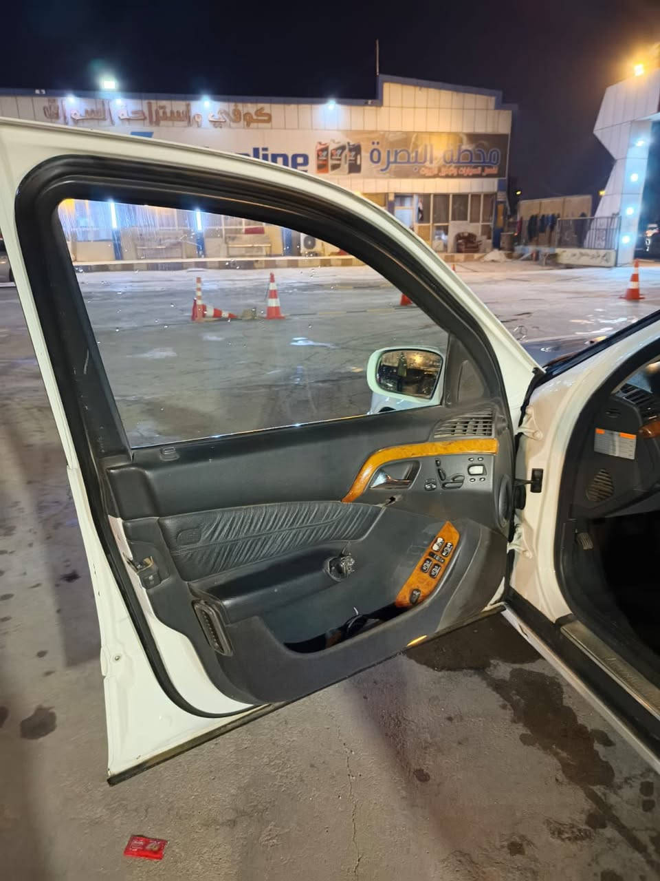 مارسدس s320 2001
بارد جاملغ امامي فقط 
راعيهه يريد تحويل 
مواصفات تدفئه كشن كشن كهربائي ابواب شفط سستم زنون برده خلفيه كهربائي تحكم ستيرن شاشه تكايات كهربائي  و ثلاجه فتحه مري شفط السياره فنر منضومه الجويلس موجوده كير و محرك كفالهV6 بلاد طخم تاير جديد منضومه تبريد جديد 
 السعر :١٠٥ بيهه مجال مكاني البصرة 

***********
